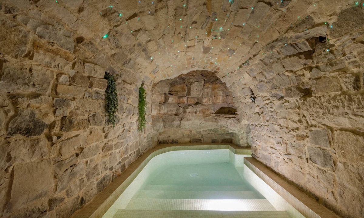 Nalec House | Stone House with Private Spa and Unique Jacuzzi