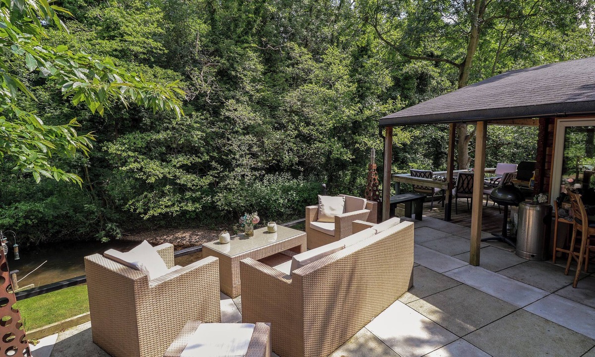 Pontblyddyn Cottage | Stone Houses