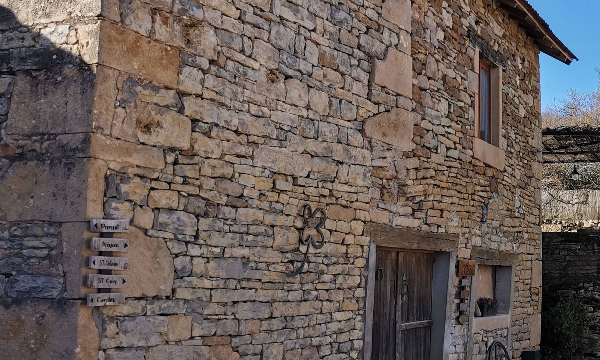 Villeneuve d'Aveyron Cottage | Stone houses in a quiet hamlet