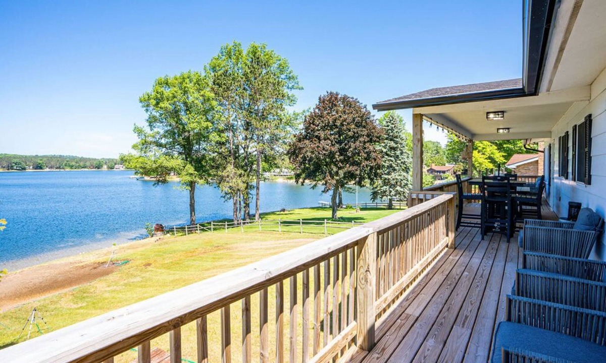 Cadillac House | Stone Ledge Lake Getaway