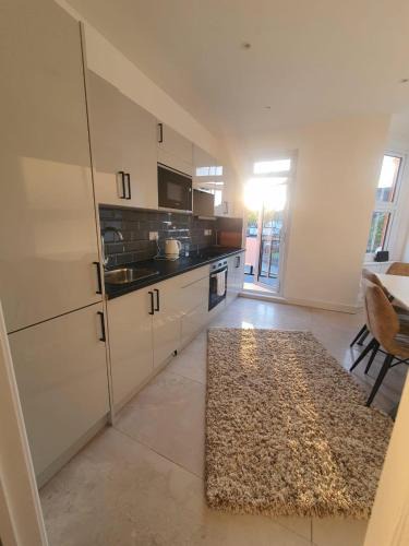 Edgware House | Stone Lodge 2 min Walk From Edgware Underground