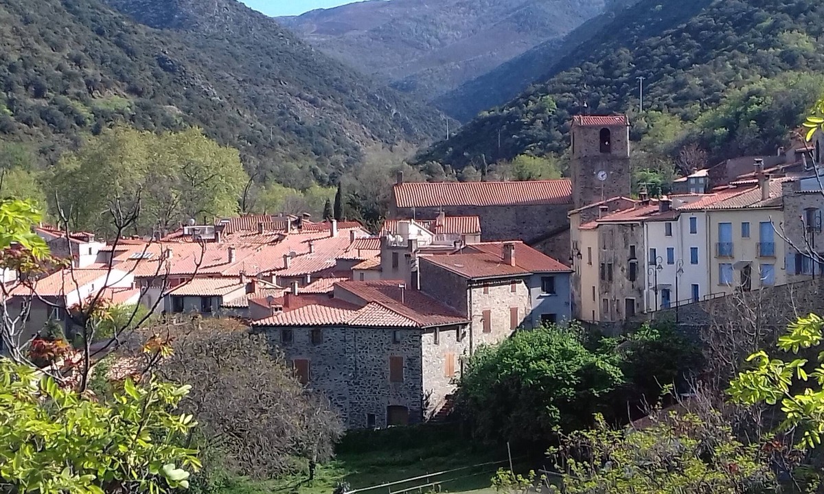 Rigarda House | Stone loft panoramic mountain views