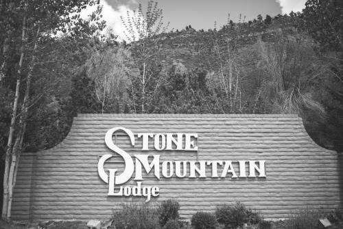 Lyons Hotel | Stone Mountain Lodge