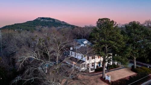 Stone Mountain Historic Village Bed & Breakfast | Stone Mountain Manor