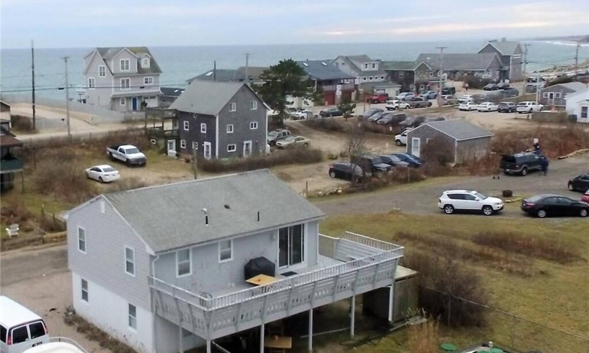 Matunuck Condo | Stone's Throw From the Ocean 2BR 1 Bath