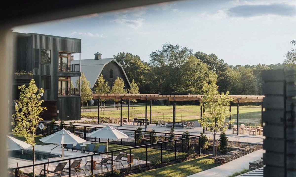 Fayetteville Hotel | Stonebreaker Hotel
