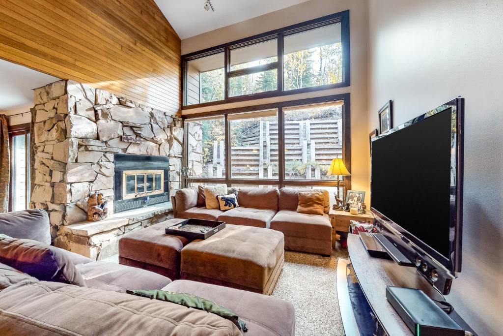 Deer Valley House | Stonebridge Valley View