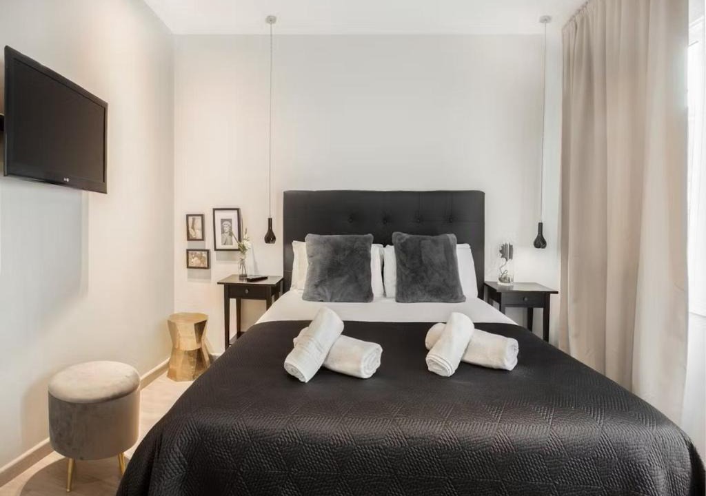 St. Ann's Apartment | Stonegate Village