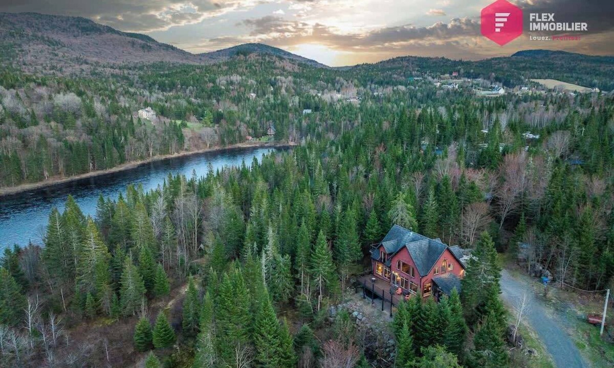Stoneham-et-Tewkesbury House | Stoneham St-Évasion, Waterfront Sauna spa for 9