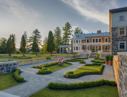 Sainte-Agathe-des-Monts Hotel | StoneHaven Le Manoir - Relais & Châteaux