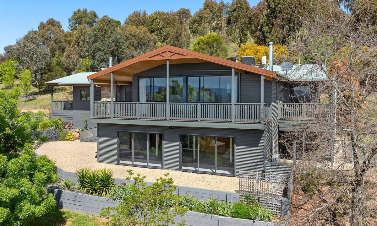 Mansfield House | Stoneleigh Rise - Mansfield - Sleeps 12