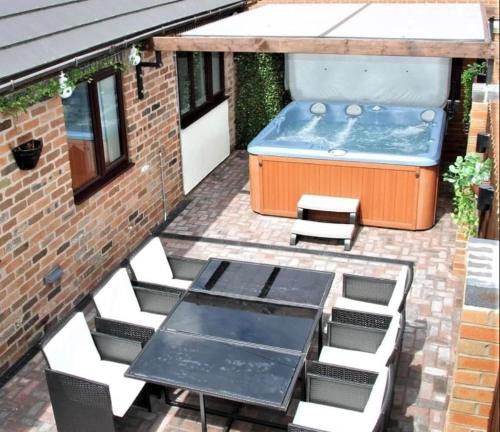 Tunstall House | Stonetrough Cottage