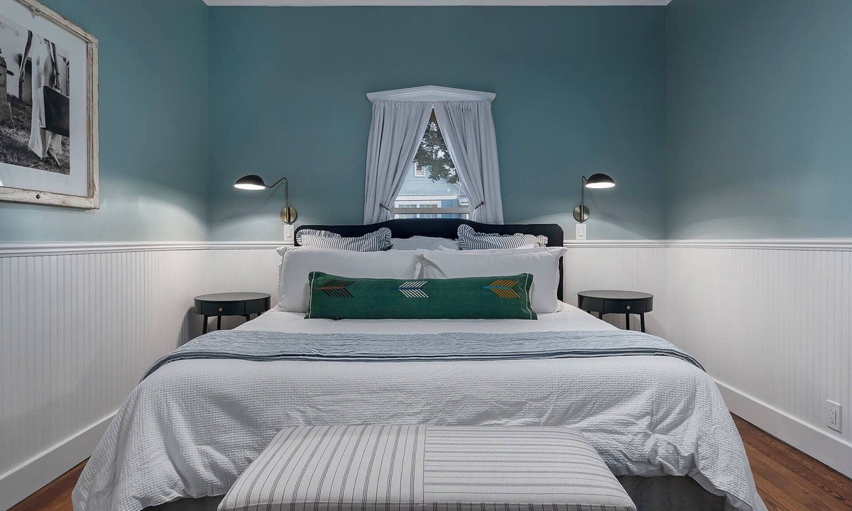 Stonewall House | Stonewall Main Haus - Sleeps 6