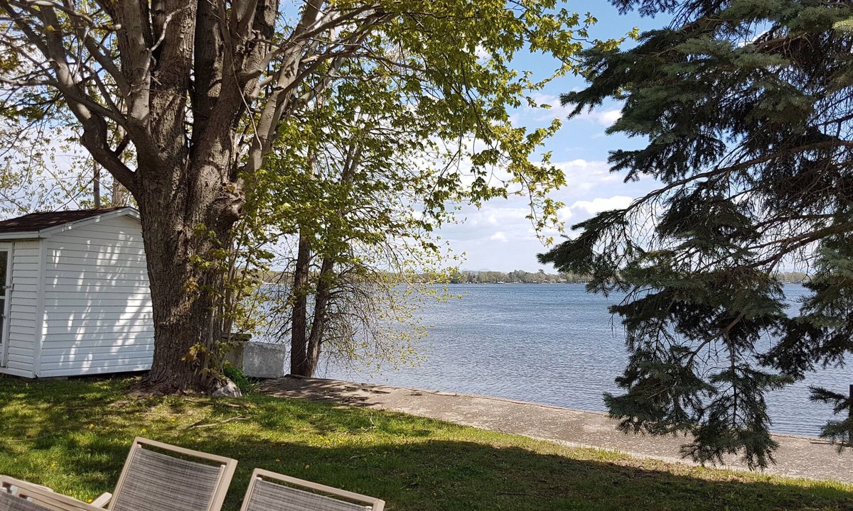 Venise-en-Quebec Apartment | Stopover 109: Our large loft on Lake Champlain