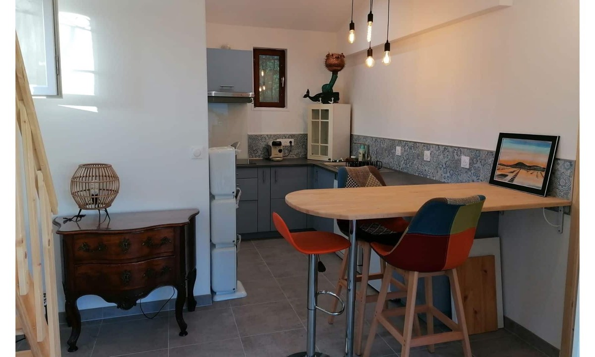 Bouzigues Apartment | STOPOVER IN BOUZIGUES 400m from the Etang de Thau