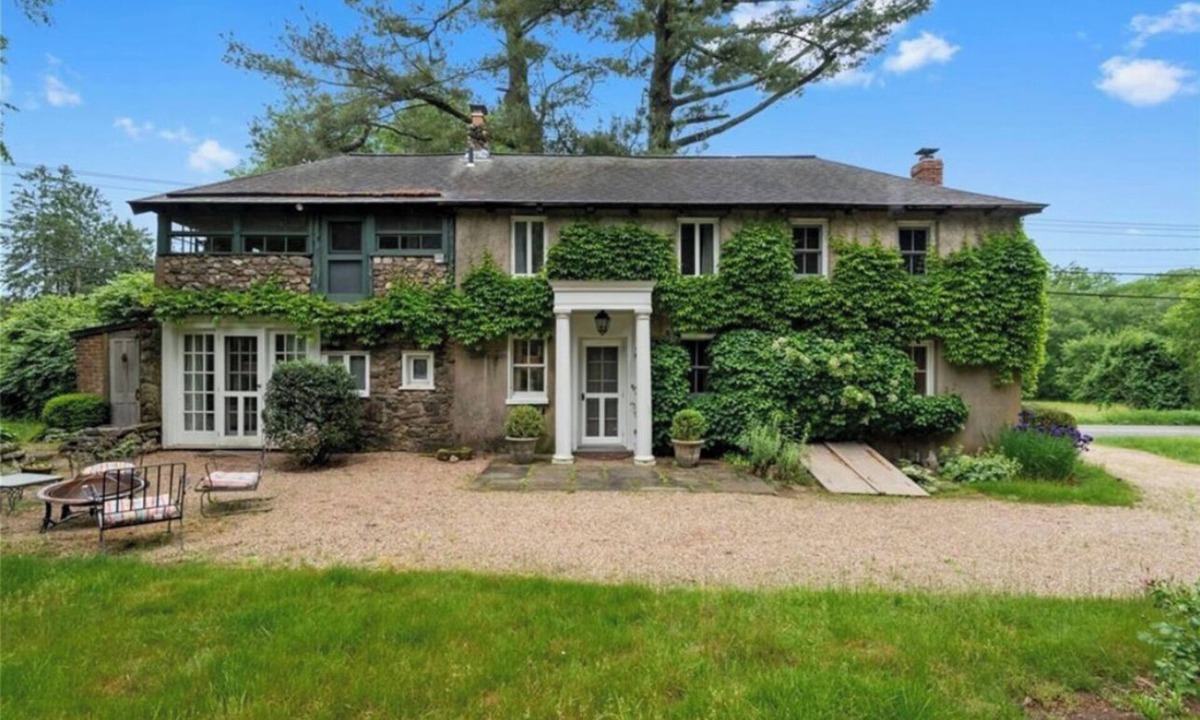 Old Saybrook House | Storybook Cottage