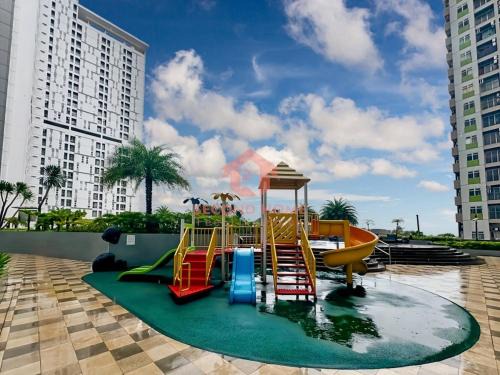 Serpong Apartment | Strategic Akasa 1BR Apt BSD W Pool & Gym