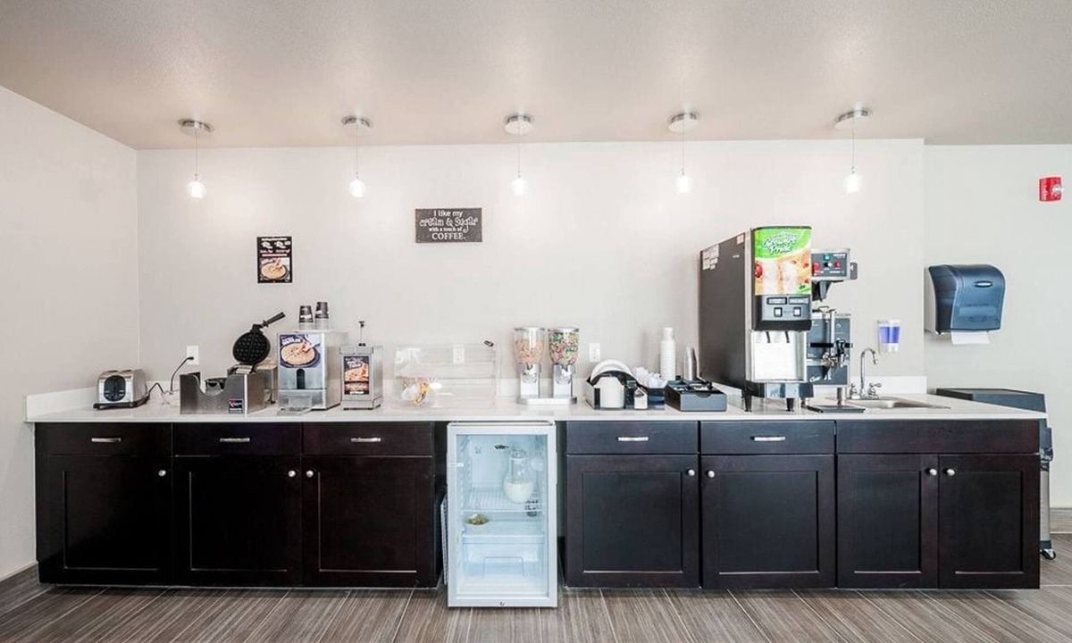 Edmond Hotel | Stratford House Inns - Edmond