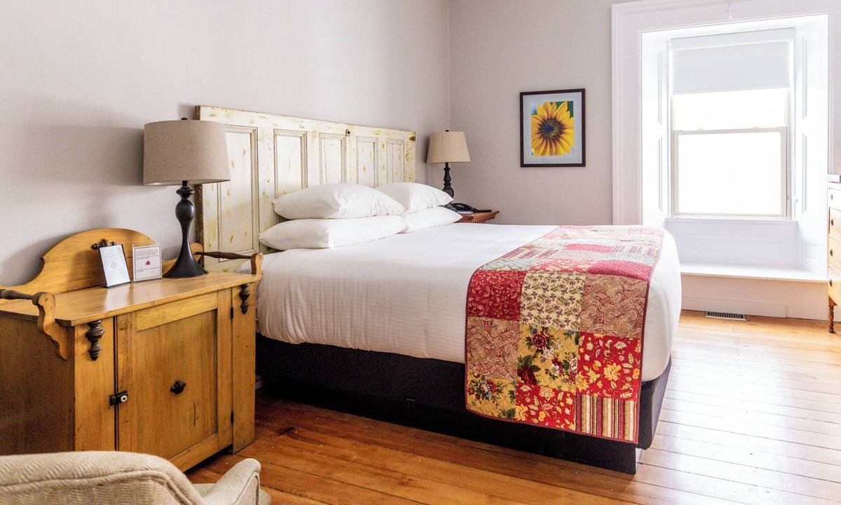 Ottawa Division Hotel | Strathmere Country Retreat