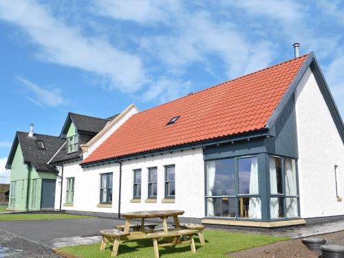 Linlithgow House | Strathspey