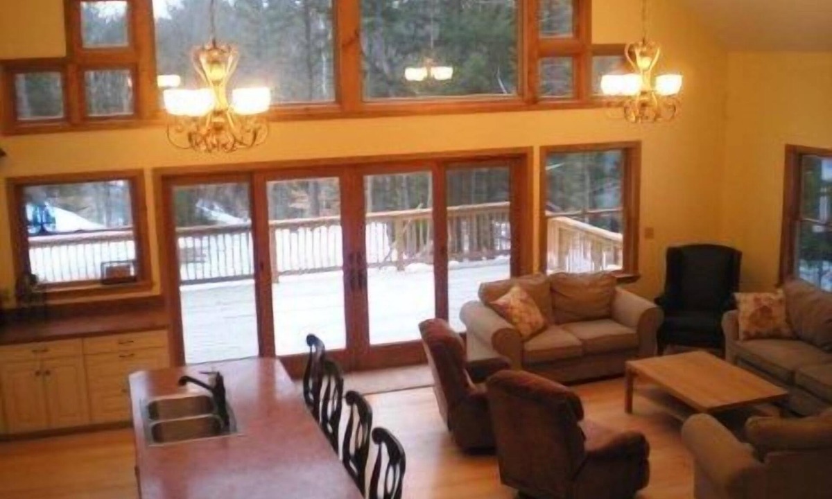 Londonderry House | Stratton, Okemo, Bromley, Viking Nordic XC, Skiing!