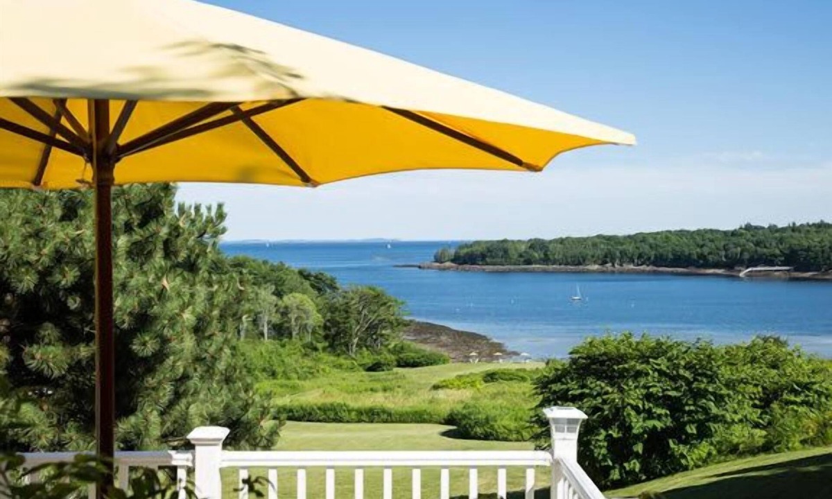 Glen Cove Hotel | Strawberry Hill Seaside Inn