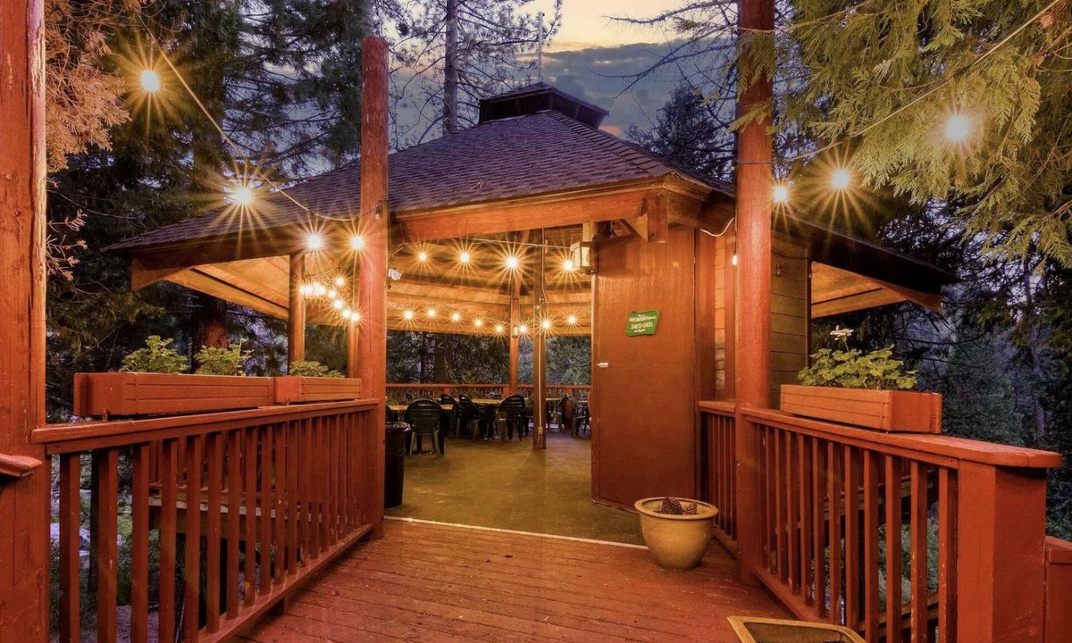 Strawberry Hotel | Strawberry Inn