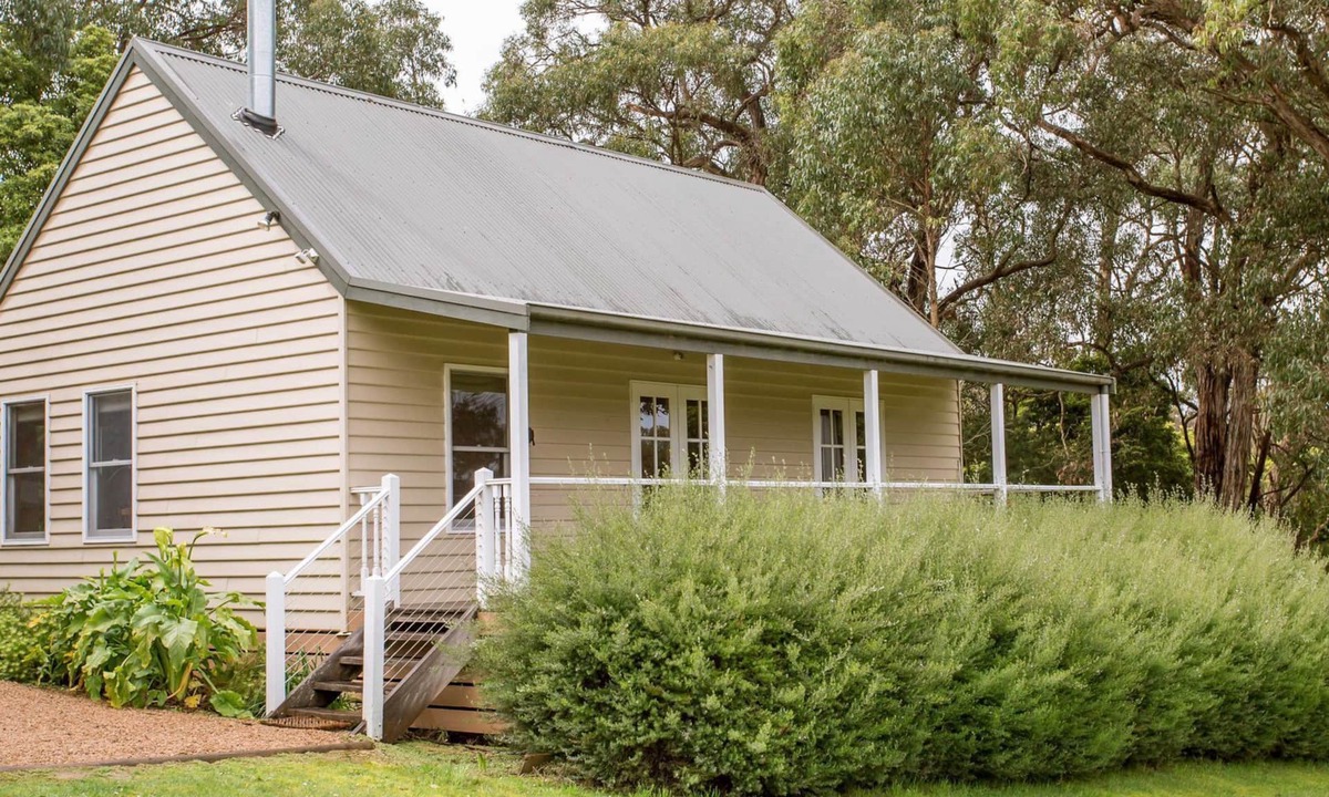 Red Hill South Hotel | Stringybark Cottage B&B