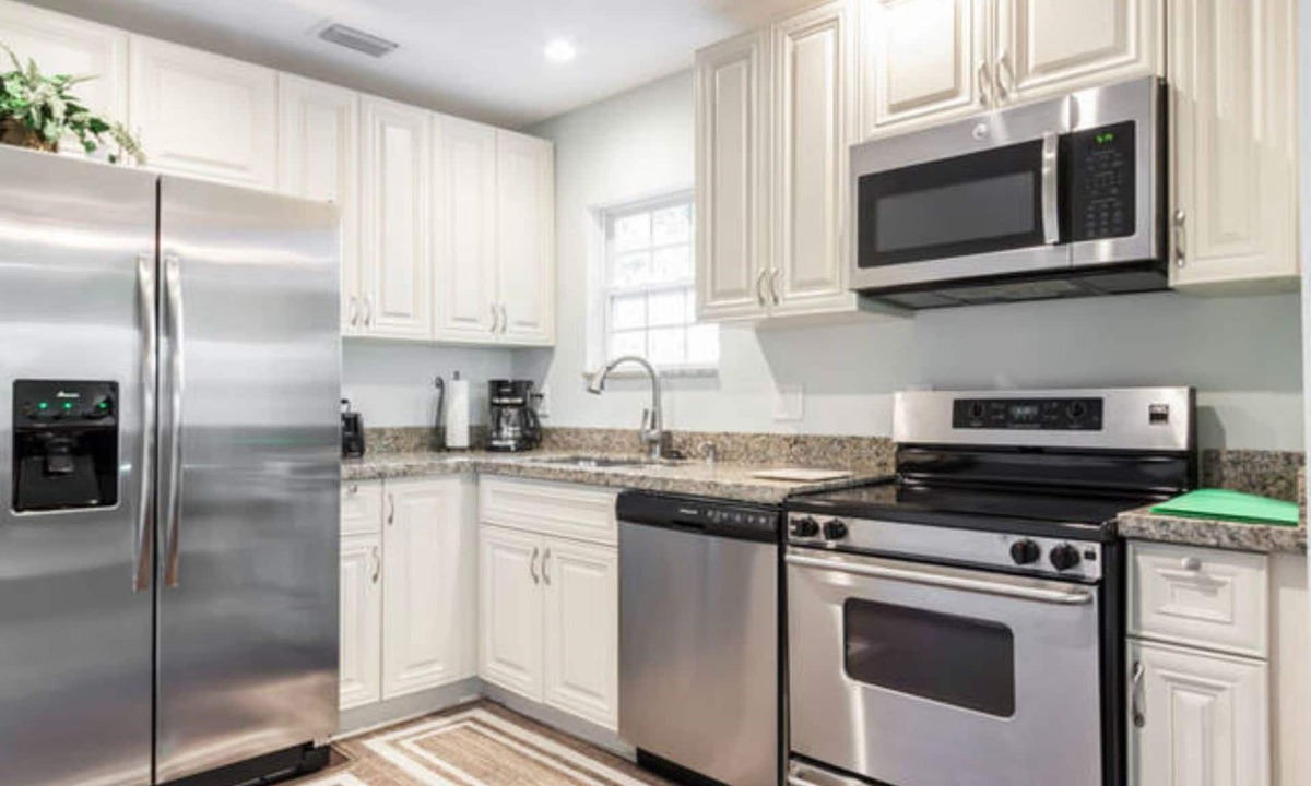 Delray Beach House | Stroll to Downtown House