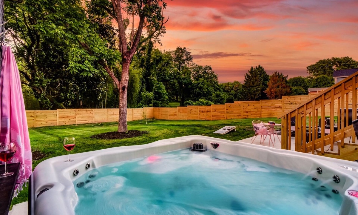 Mount Airy House | Stroll to Main St, Hot Tub, Fenced Yard, Games, FirePit, CornHole, Grill