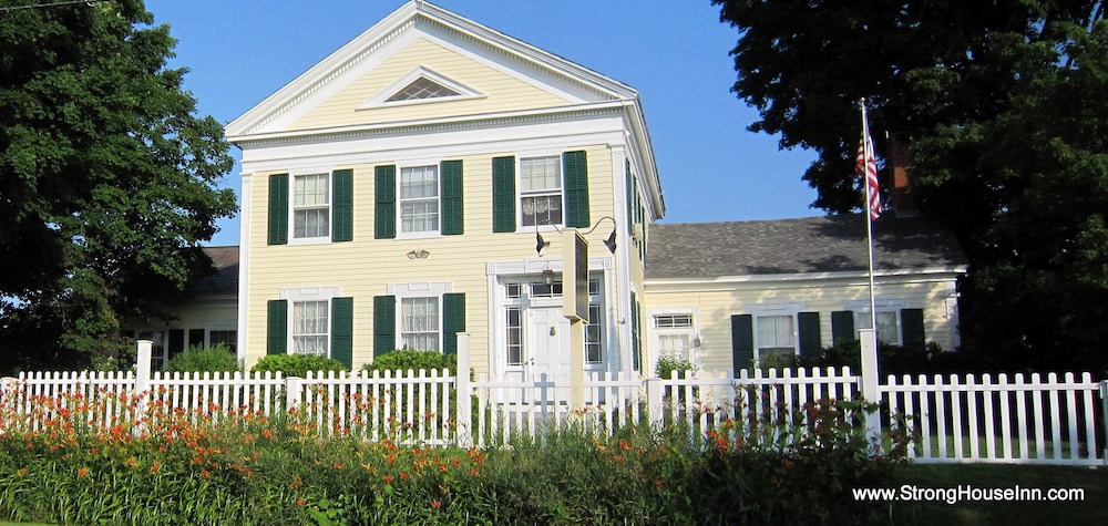 Vergennes Hotel | Strong House Inn