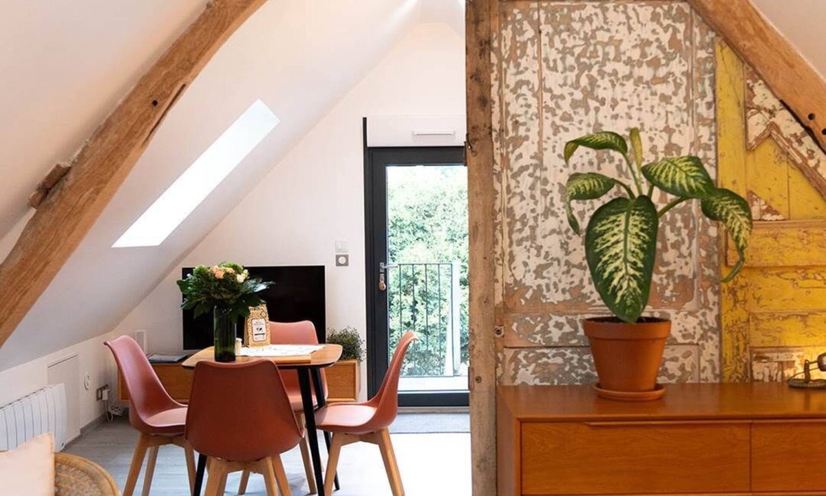 La Madelaine-sous-Montreuil Apartment | Studio South, 2 persons (upstairs)