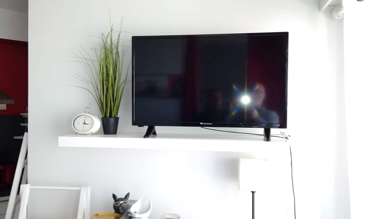 Saint-Gilles-Croix-de-Vie Apartment | Studio for 2 with sea view close to town center.