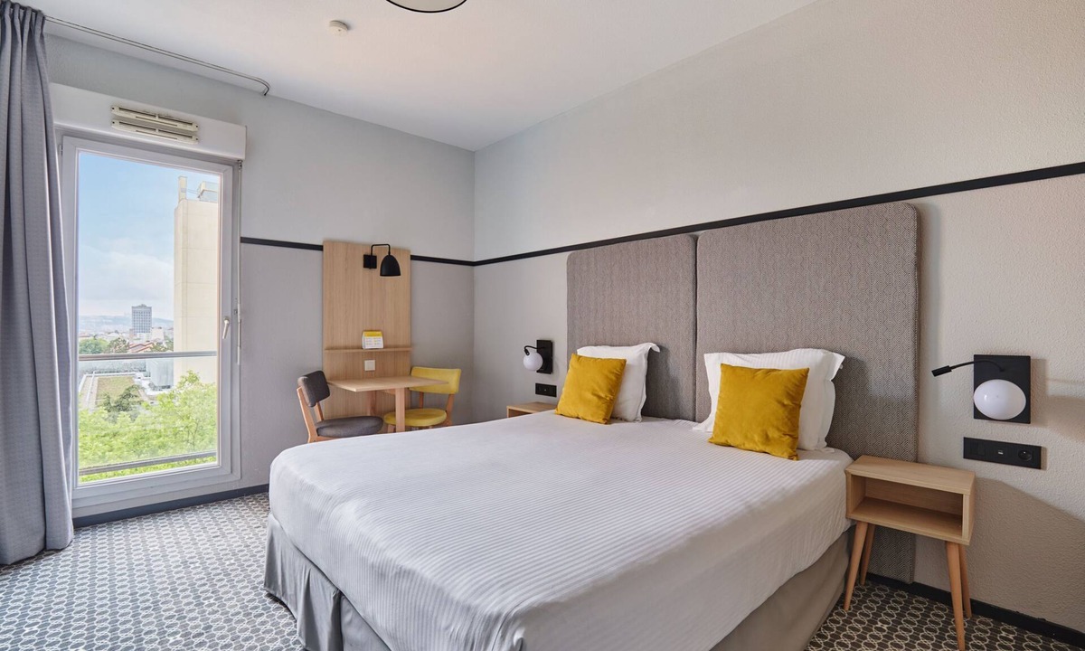 Feuillat Desgenettes Apartment | Studio à 5 Mins du Métro | Wi-Fi GRATUIT
