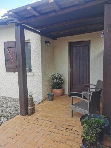 Champagne-Saint-Hilaire House | Studio à la campagne