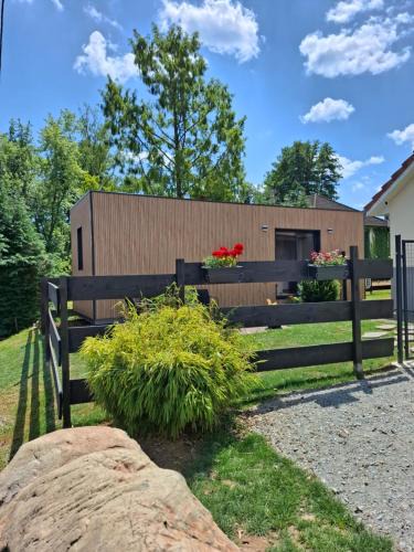 Plancher-Bas House | Studio à la campagne