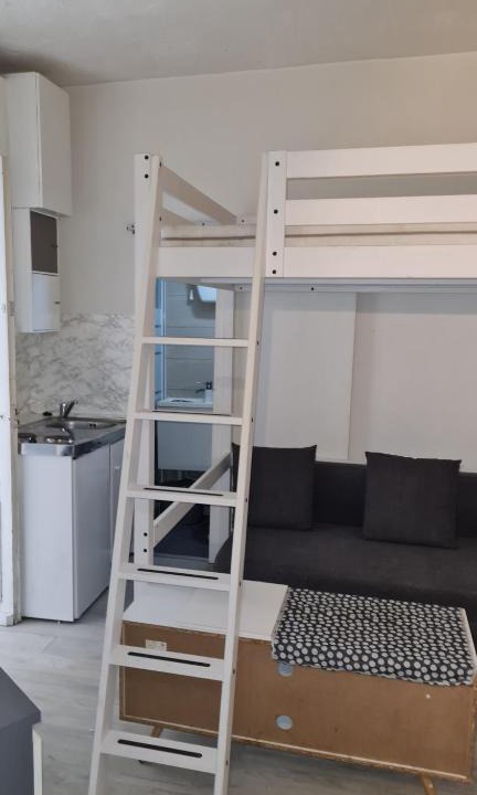 18th Arrondissement Apartment | Studio à Montmartre