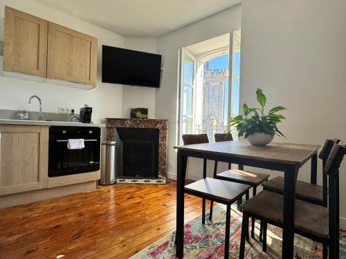 Pons Apartment | STUDIO 1 face au donjon