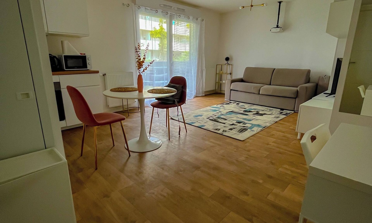 Le Perreux-sur-Marne Apartment | Studio 10’ de Paris & 30’ de Disneyland