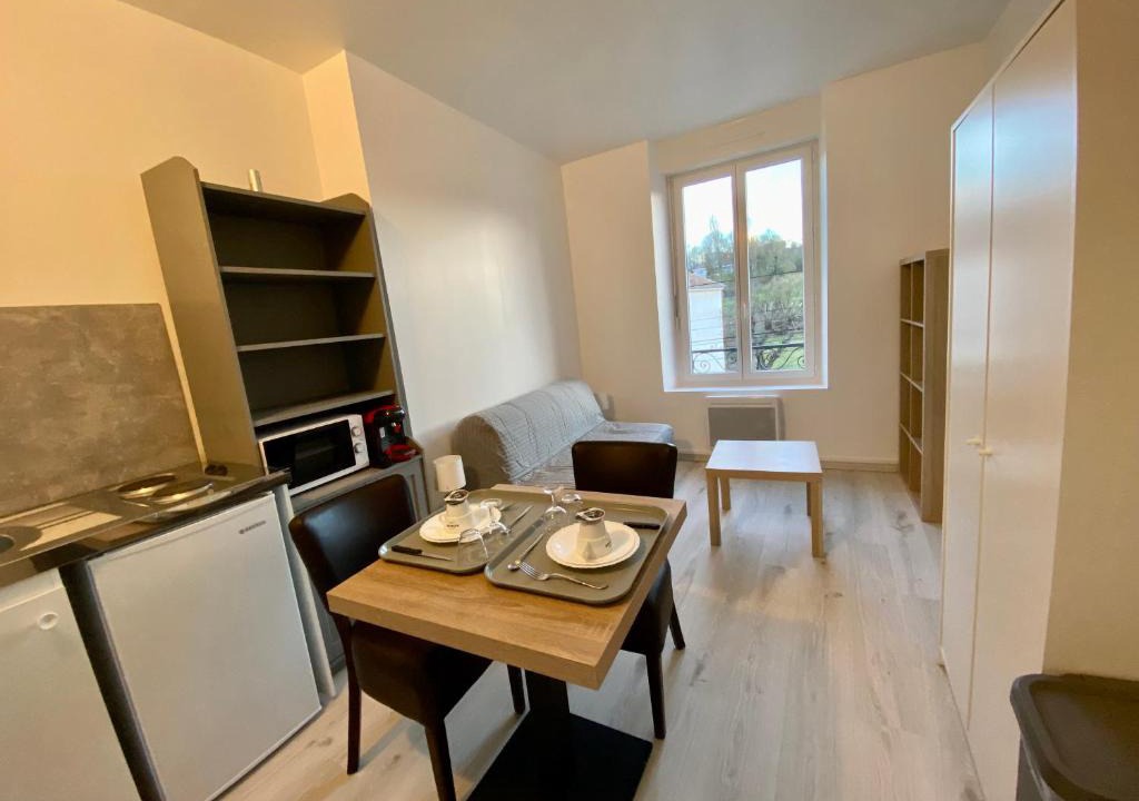 Conflans-en-Jarnisy Apartment | Studio 102 Immeuble persévérance