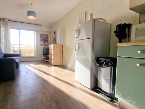 Sete Apartment | STUDIO 1ERE LIGNE MER AVEC PKG QUARTIER CORNICHE