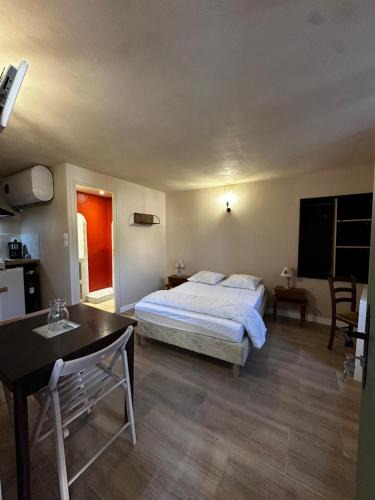 Aulus-les-Bains Apartment | Studio 2 Aux volets bleus