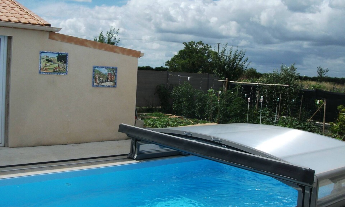 Sainte-Gemme-la-Plaine Apartment | STUDIO 22 m², private terrace 40 m², shared swimming pool, quiet location!