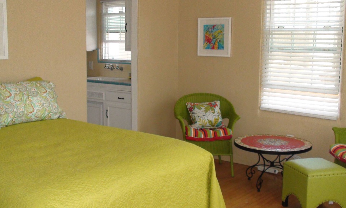 Central Mission Beach Apartment | Studio #2 Fully-equipped with Boardwalk Patio Access - Oceanfront! Pet-Friendly!