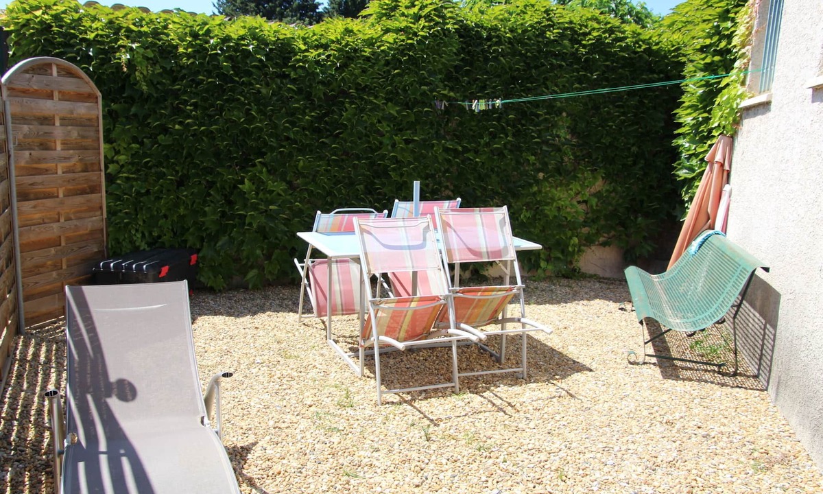 Marsillargues Apartment | studio 2 people in a village