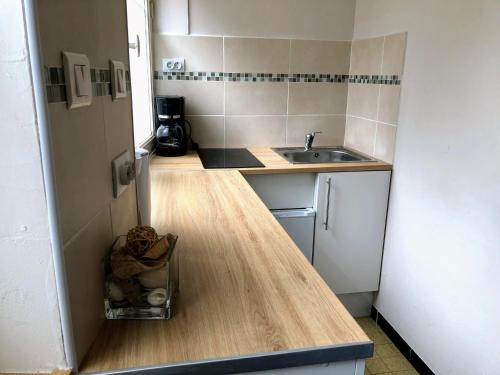Ville Haute Apartment | Studio 2 pers en vieille ville parking gratuit - by La Source d'OrFée