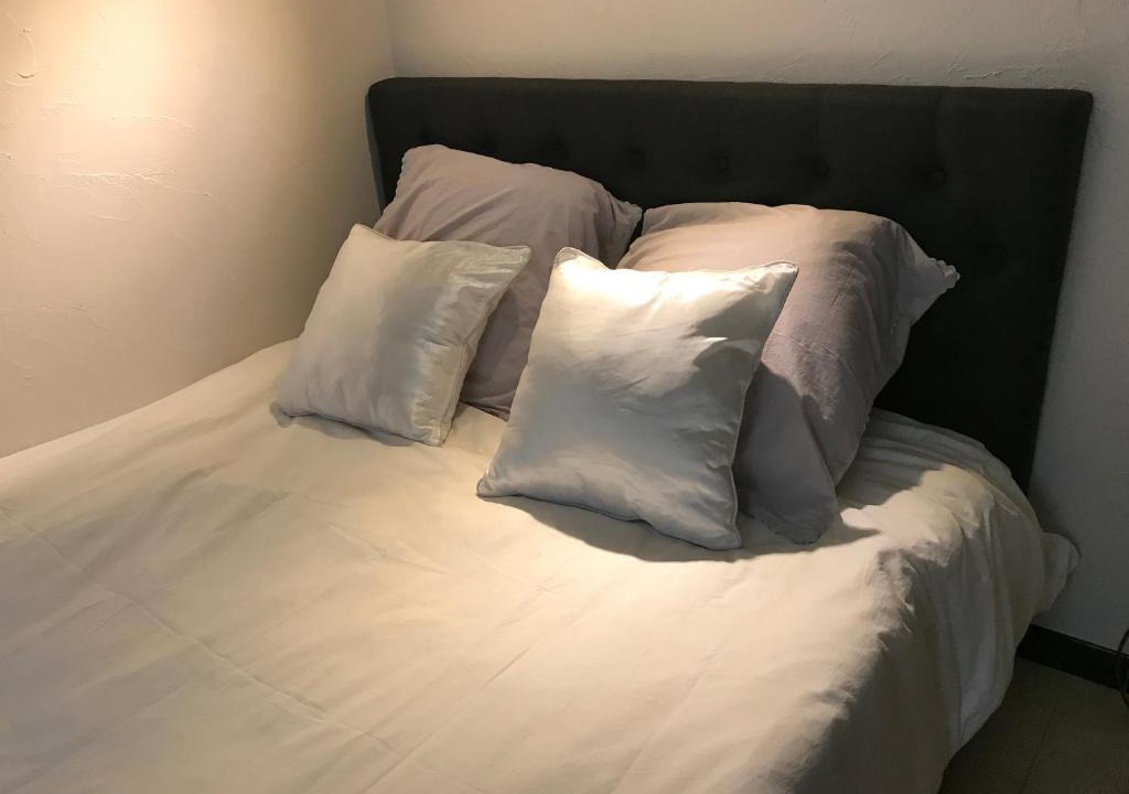 Ville Haute Apartment | Studio 2 pers en vieille ville parking gratuit - by La Source d'OrFée