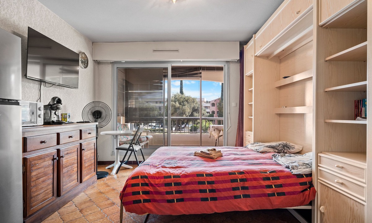 Saint-Mandrier-sur-Mer Apartment | Studio '200m from the Beach'