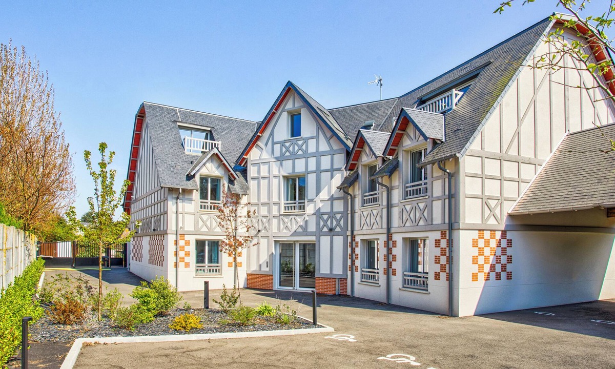 Tourgeville Apartment | Studio 21 - Appt 4 - La Vie Devant Toi -Tourgéville a few steps from the beach