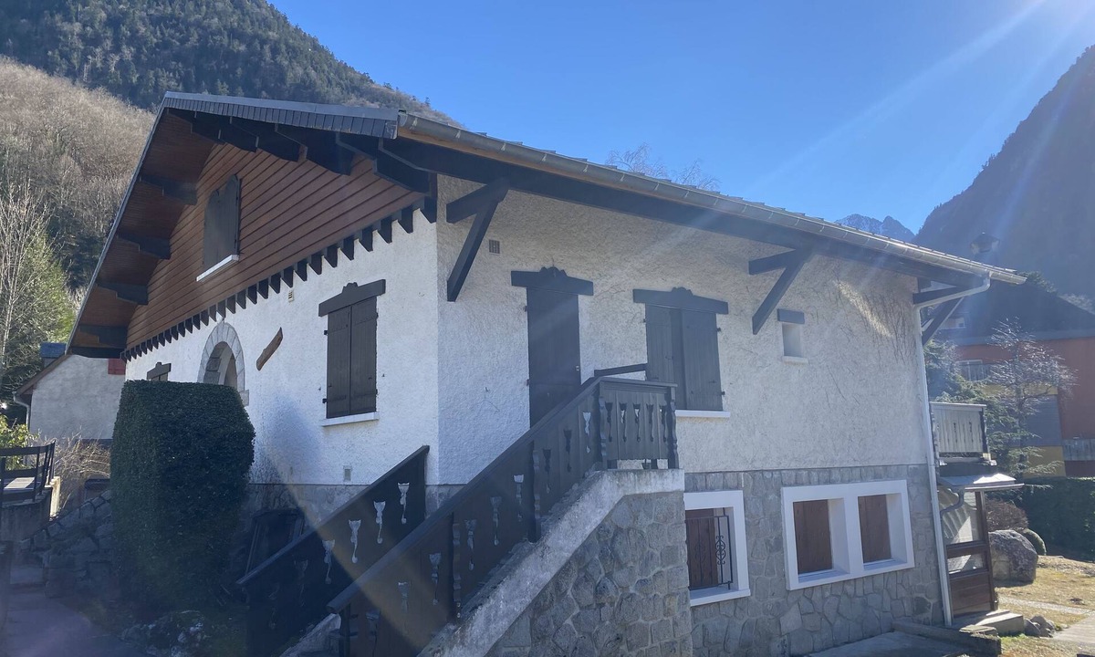 Cauterets Apartment | Studio 25 m2 equipped and furnished in chalet